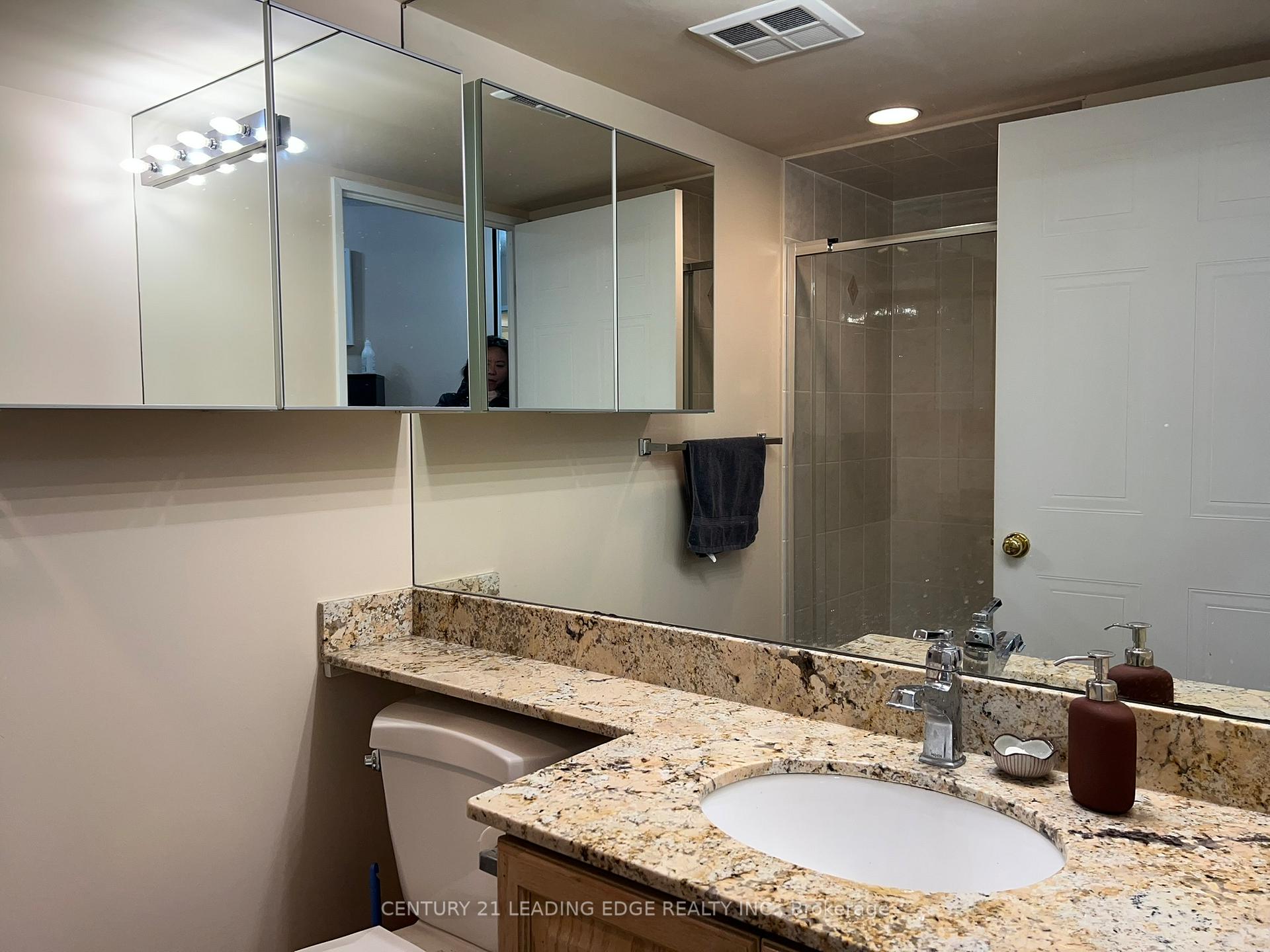 Photo 11 of Unit 805, 750 Bay Street, Toronto, Bay Street Corridor — HOMEH