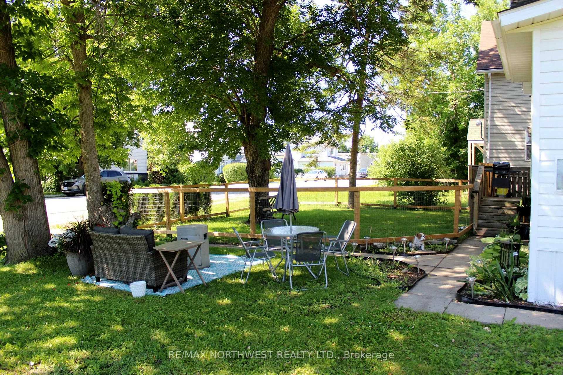 Photo 4 of 210 Fifth St, Rainy River — HOMEH