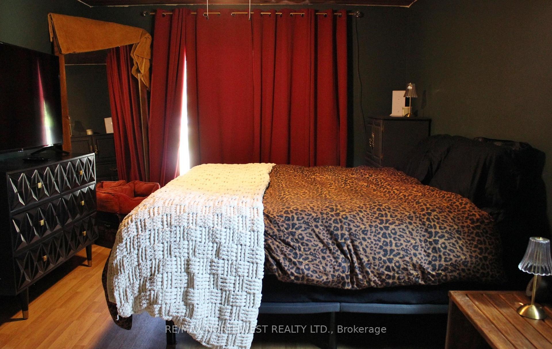 Photo 37 of 210 Fifth St, Rainy River — HOMEH
