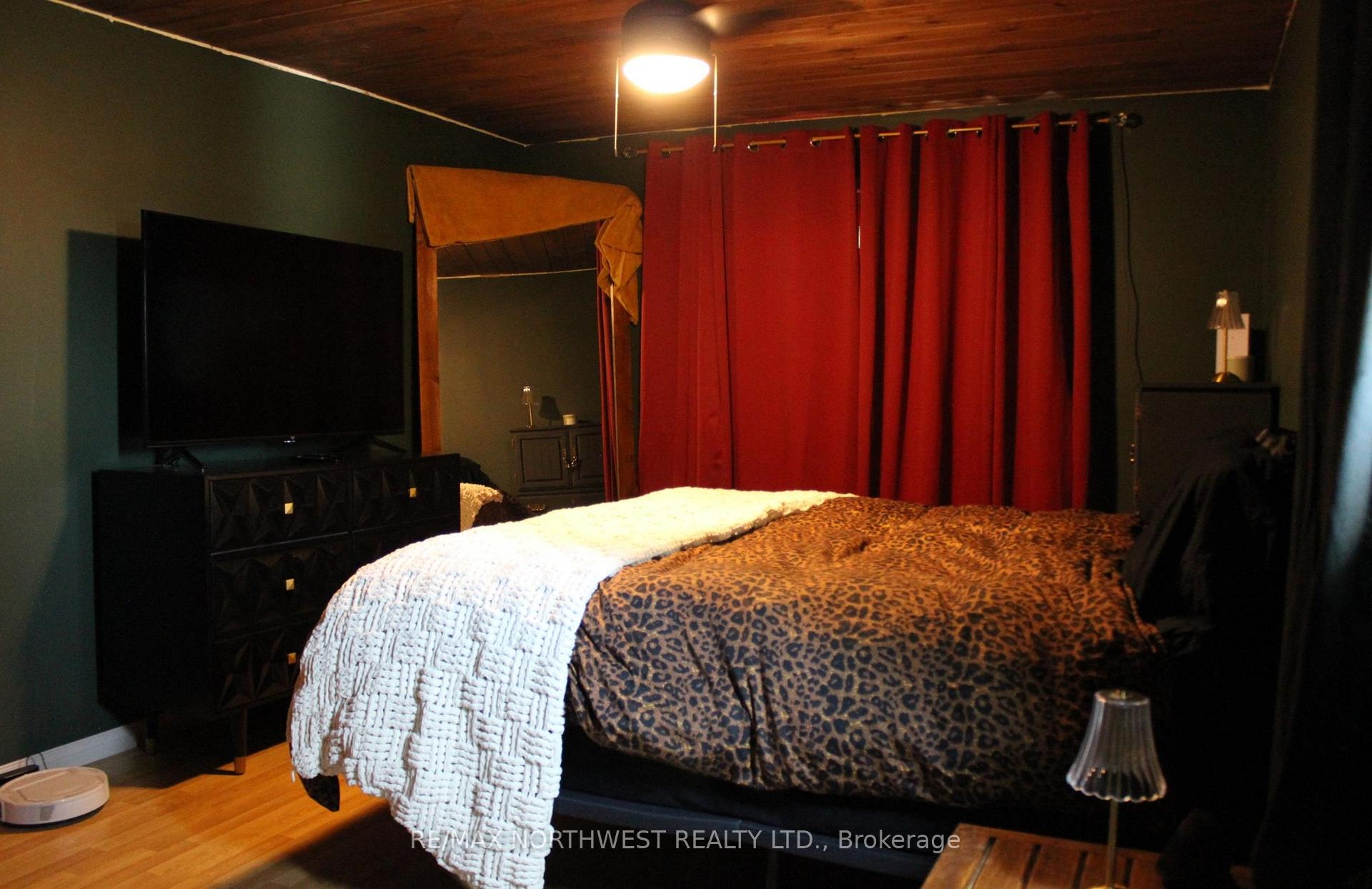 Photo 38 of 210 Fifth St, Rainy River — HOMEH