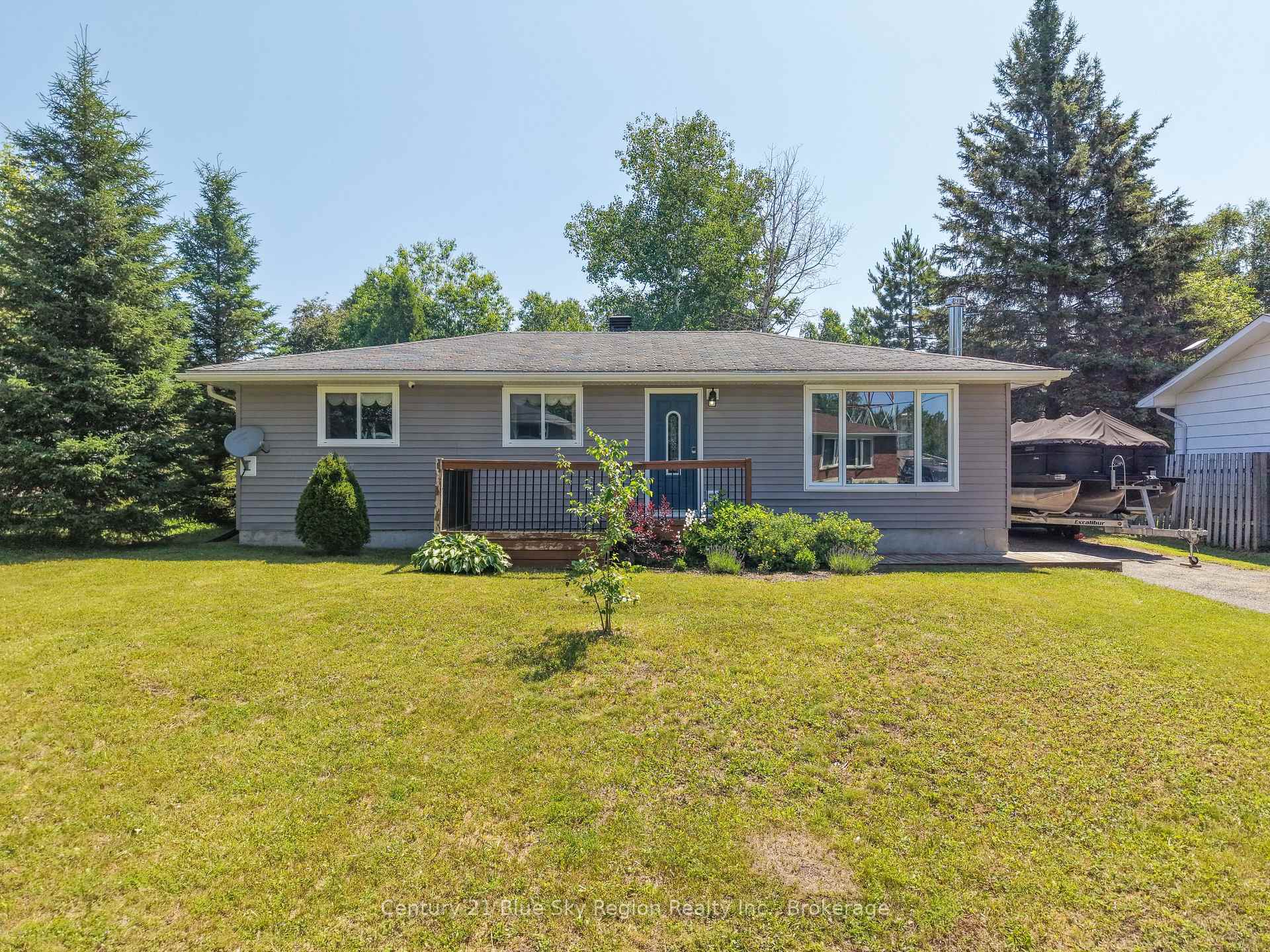 Photo 2 of 7 Birch Crescent, Temagami — HOMEH