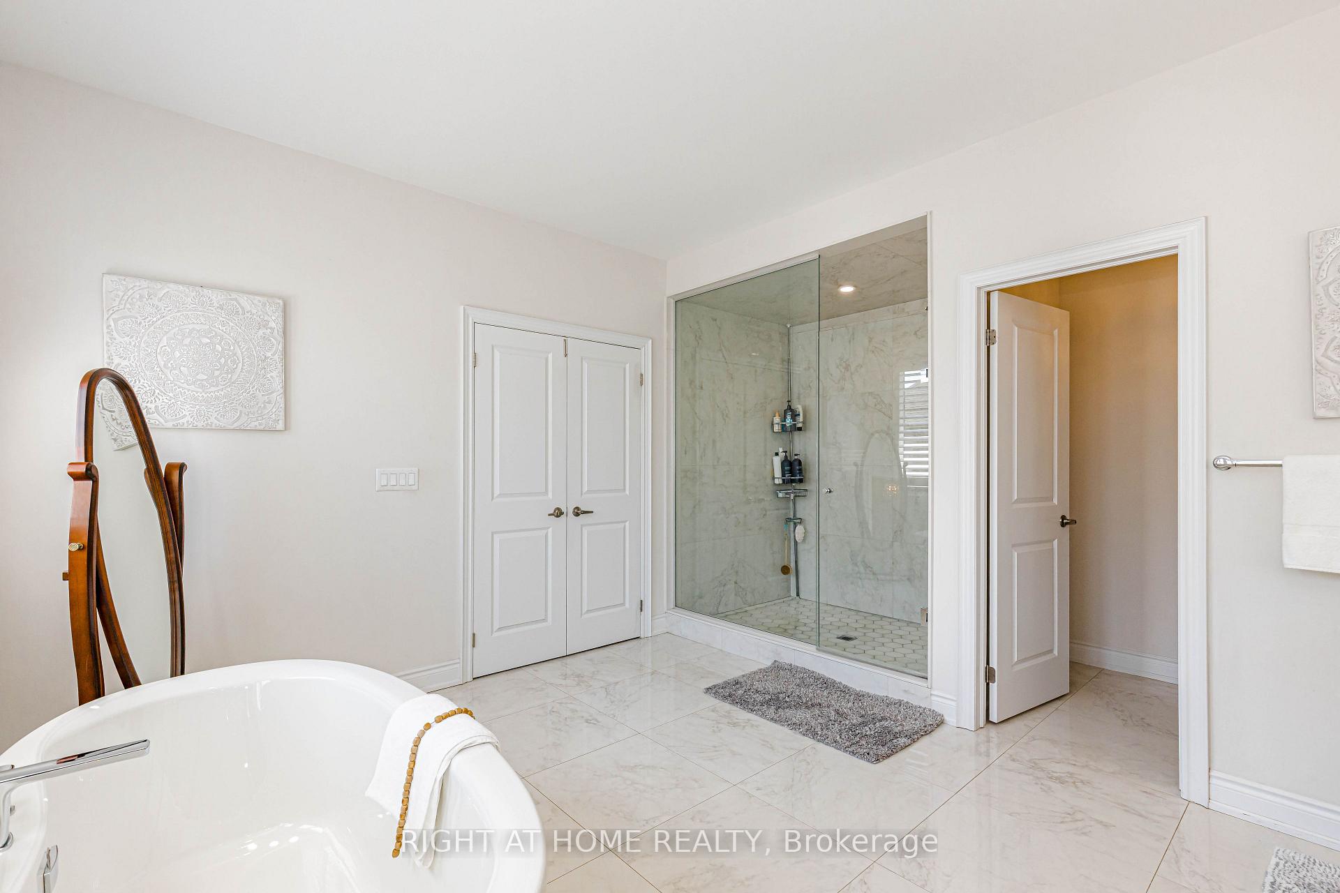 Photo 33 of 54 Threshing Mill Boulevard, Oakville, Glenorchy — HOMEH