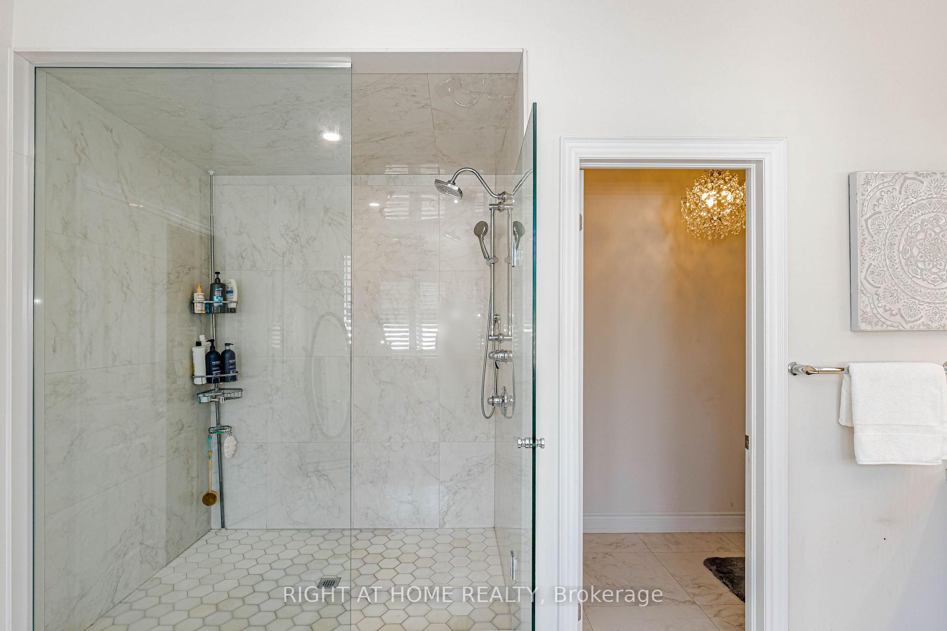 Photo 34 of 54 Threshing Mill Boulevard, Oakville, Glenorchy — HOMEH