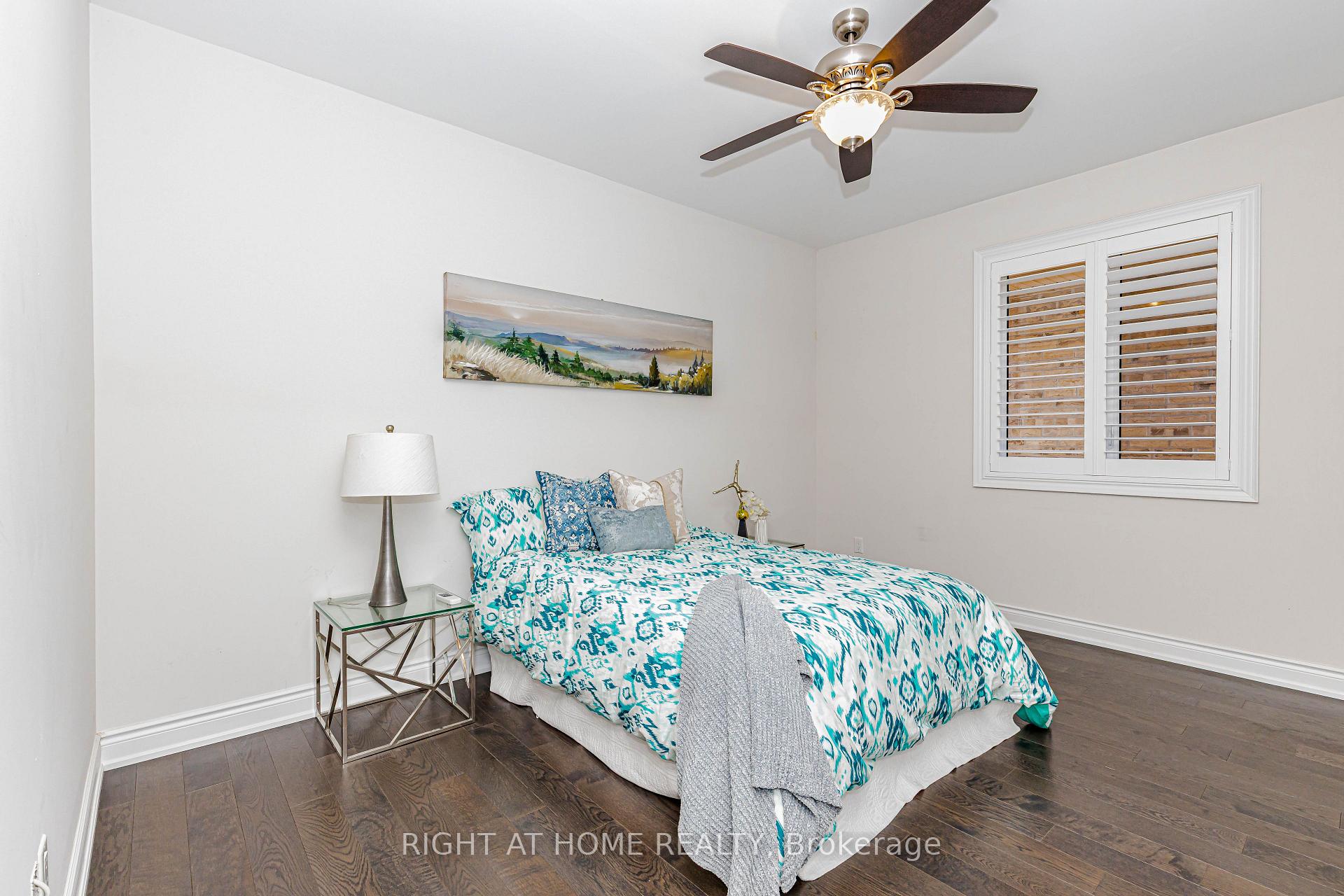 Photo 35 of 54 Threshing Mill Boulevard, Oakville, Glenorchy — HOMEH