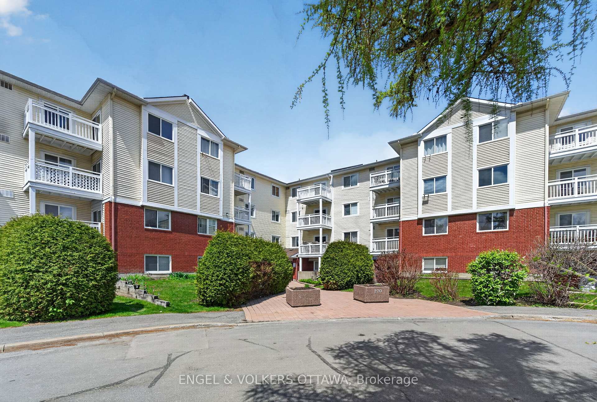 Photo of Unit 307, 270 Lorry Greenberg Drive