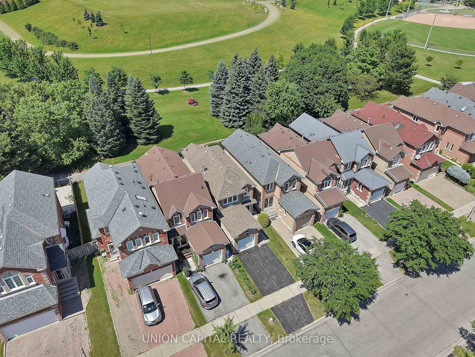 Photo 2 of 147 Milliken Meadows Drive, Markham, Milliken Mills West — HOMEH