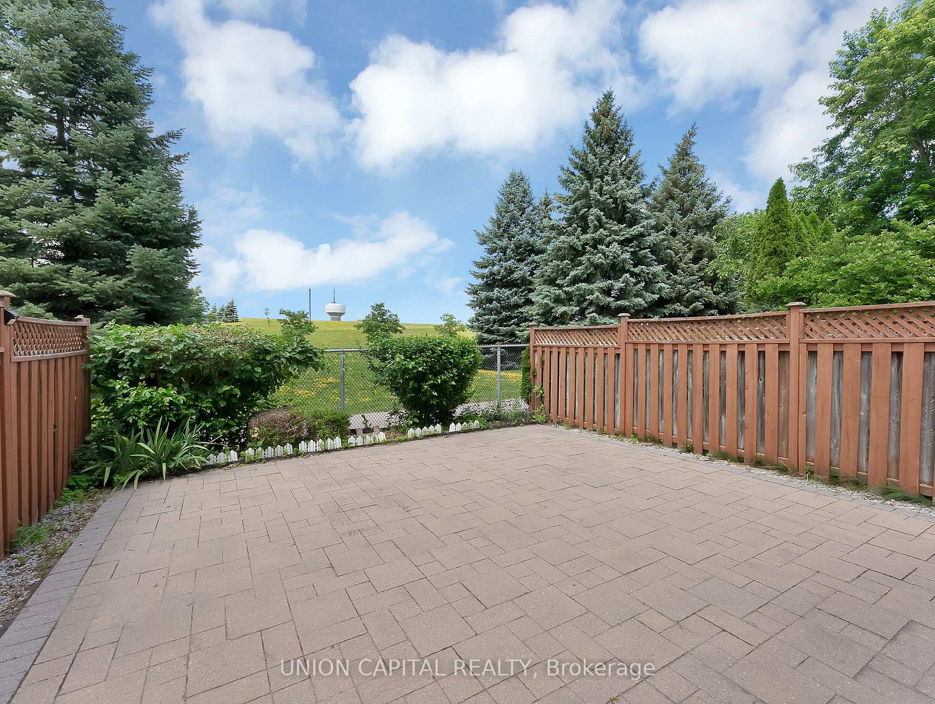 Photo 3 of 147 Milliken Meadows Drive, Markham, Milliken Mills West — HOMEH