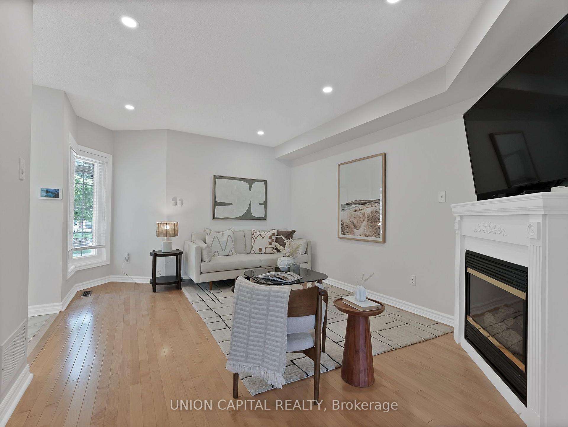 Photo 4 of 147 Milliken Meadows Drive, Markham, Milliken Mills West — HOMEH