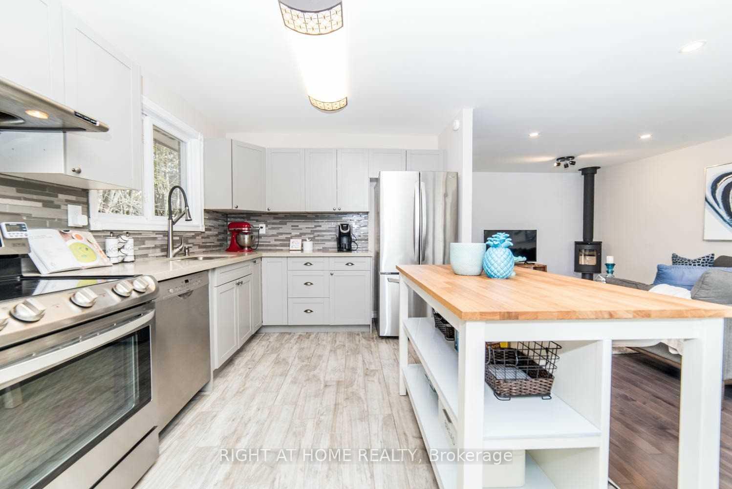 Photo 3 of Unit Main, 823 Sanok Drive, Pickering, West Shore — HOMEH