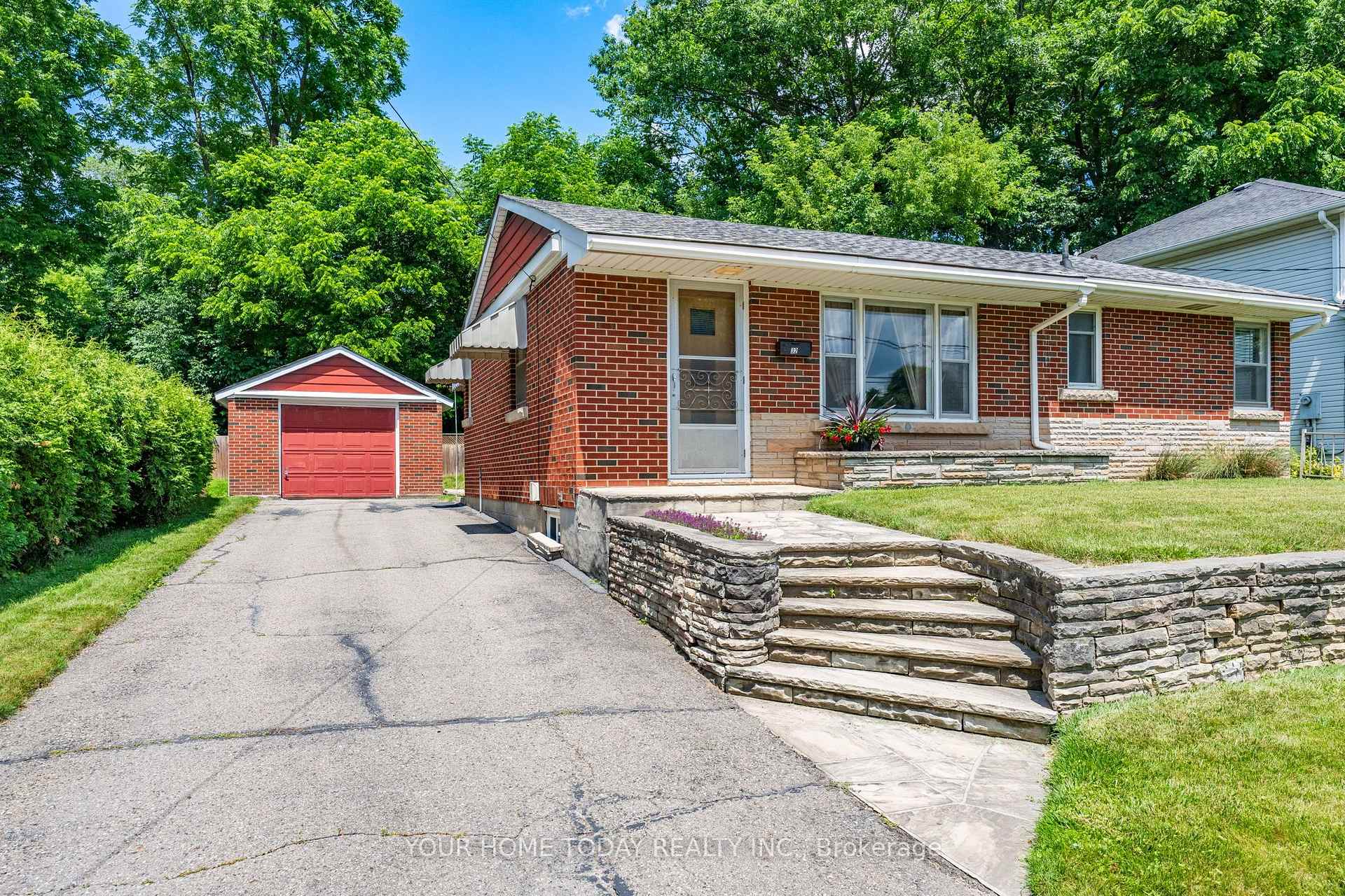 Photo 1 of 32 Dayfoot Drive, Halton Hills, Georgetown — HOMEH