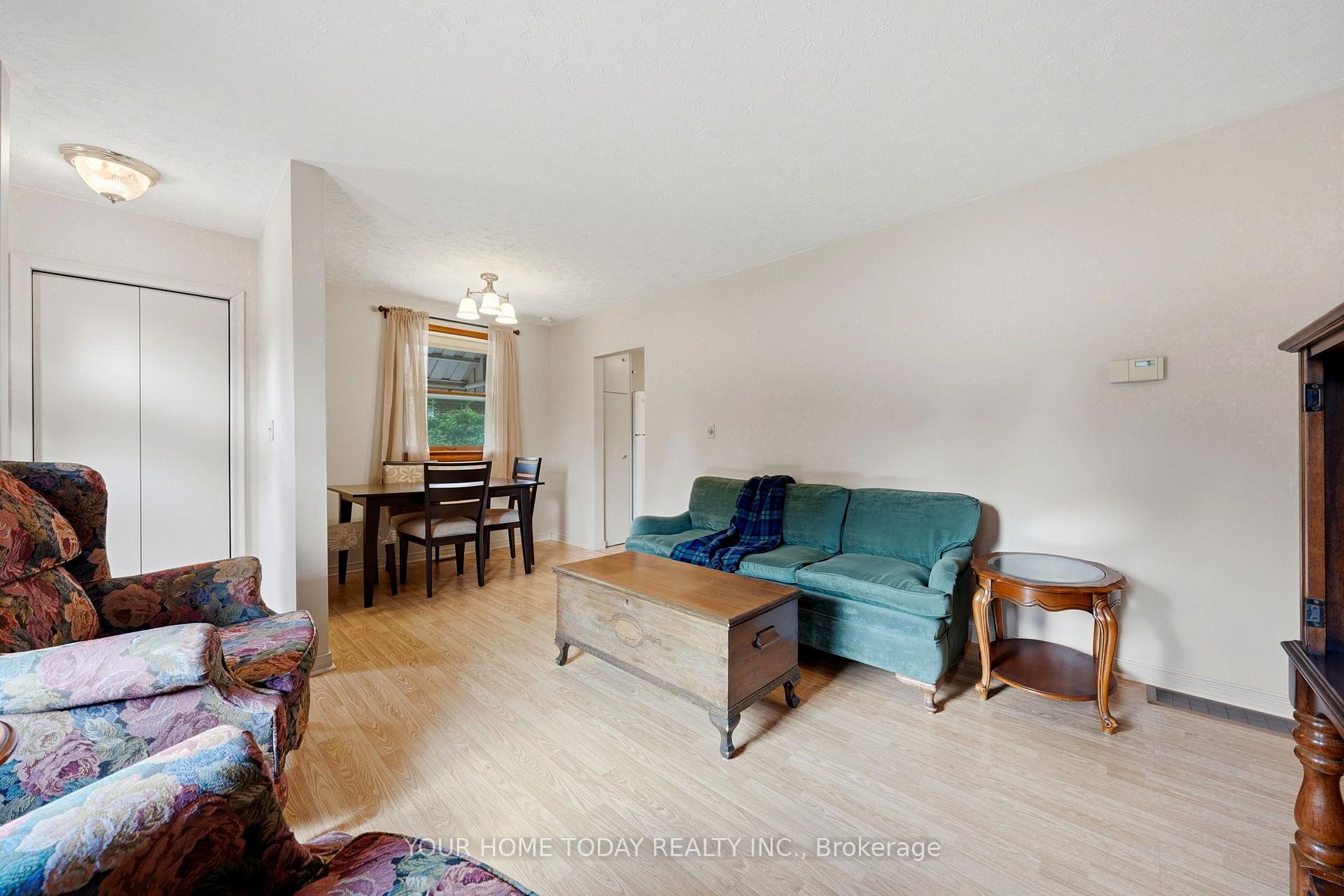 Photo 6 of 32 Dayfoot Drive, Halton Hills, Georgetown — HOMEH