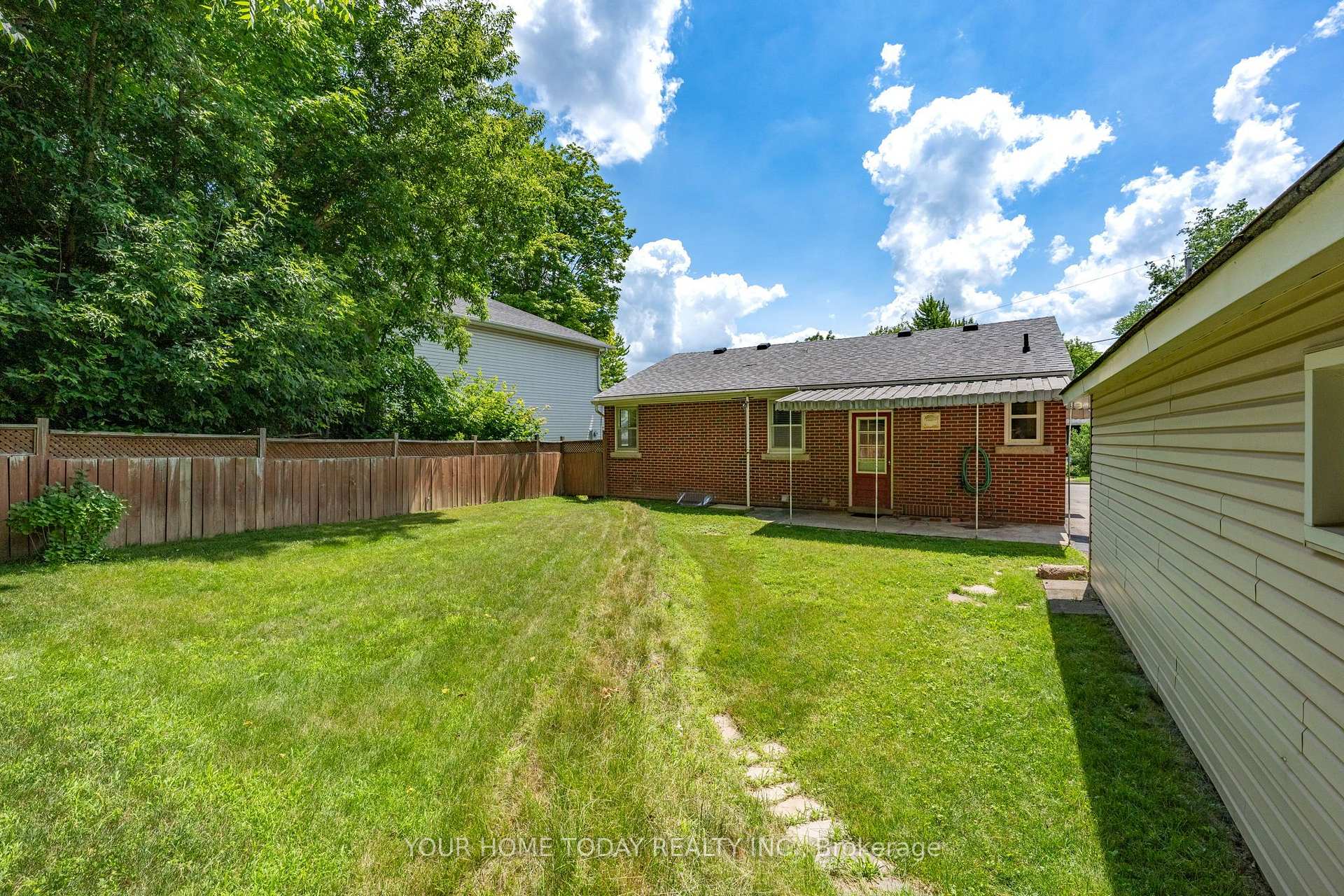 Photo 23 of 32 Dayfoot Drive, Halton Hills, Georgetown — HOMEH