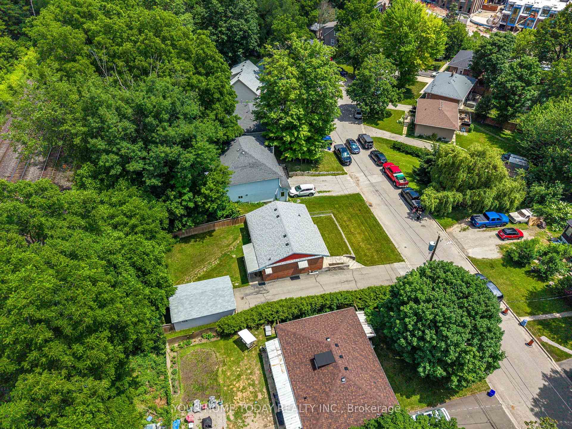 Photo 26 of 32 Dayfoot Drive, Halton Hills, Georgetown — HOMEH