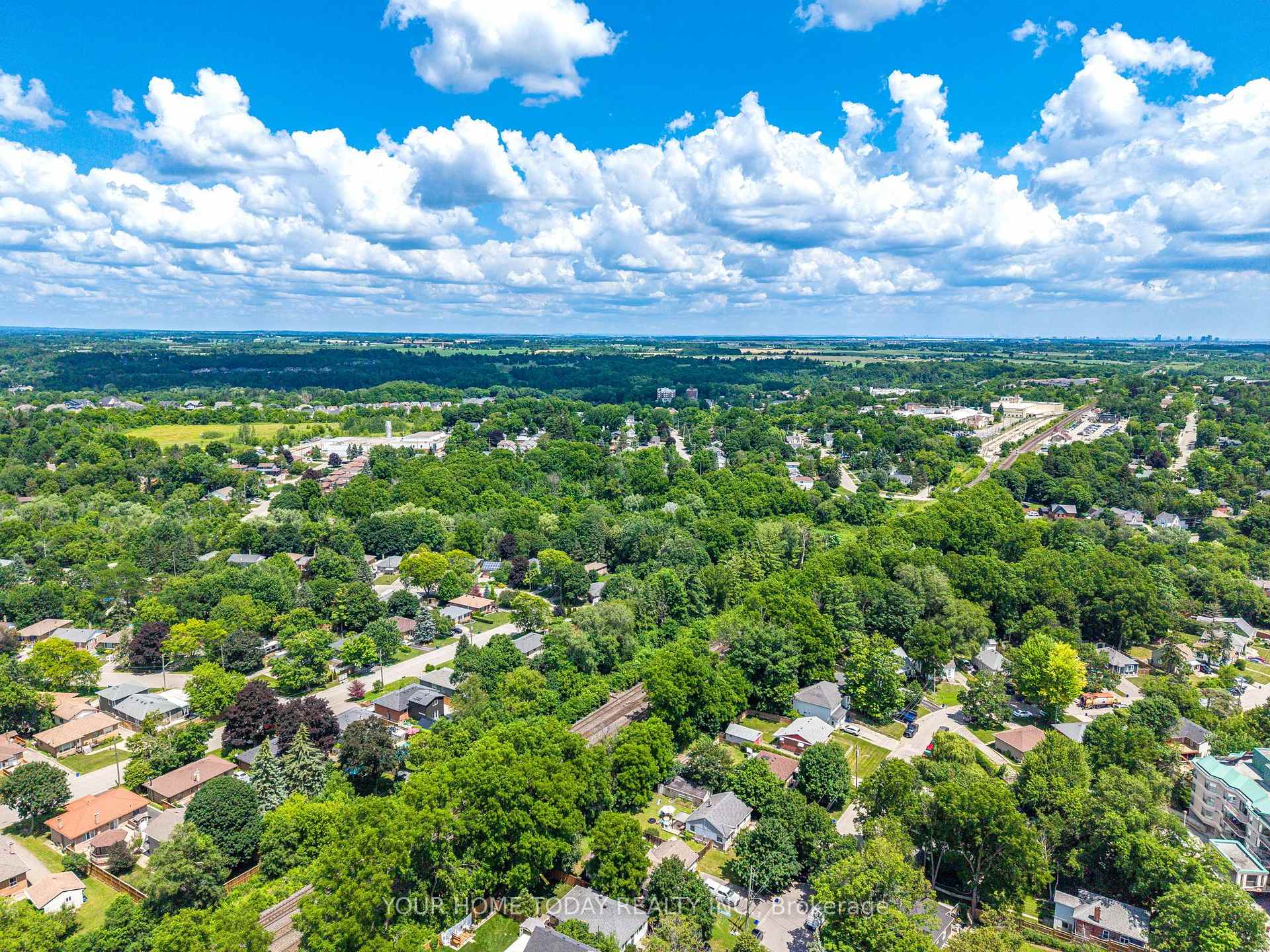 Photo 28 of 32 Dayfoot Drive, Halton Hills, Georgetown — HOMEH