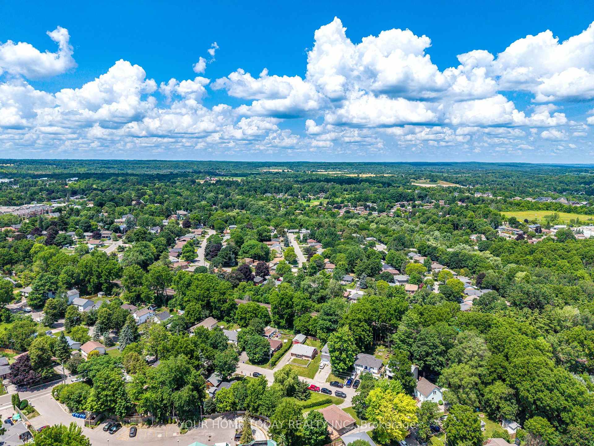 Photo 29 of 32 Dayfoot Drive, Halton Hills, Georgetown — HOMEH