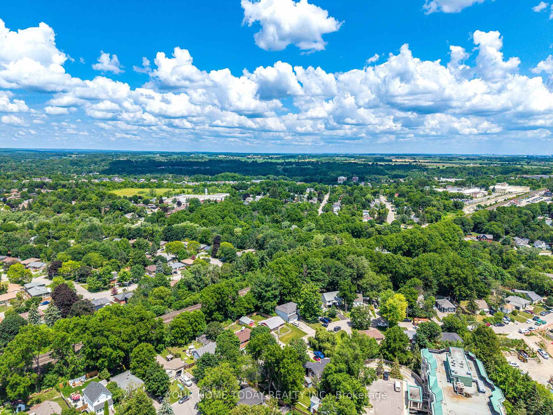 Photo 30 of 32 Dayfoot Drive, Halton Hills, Georgetown — HOMEH
