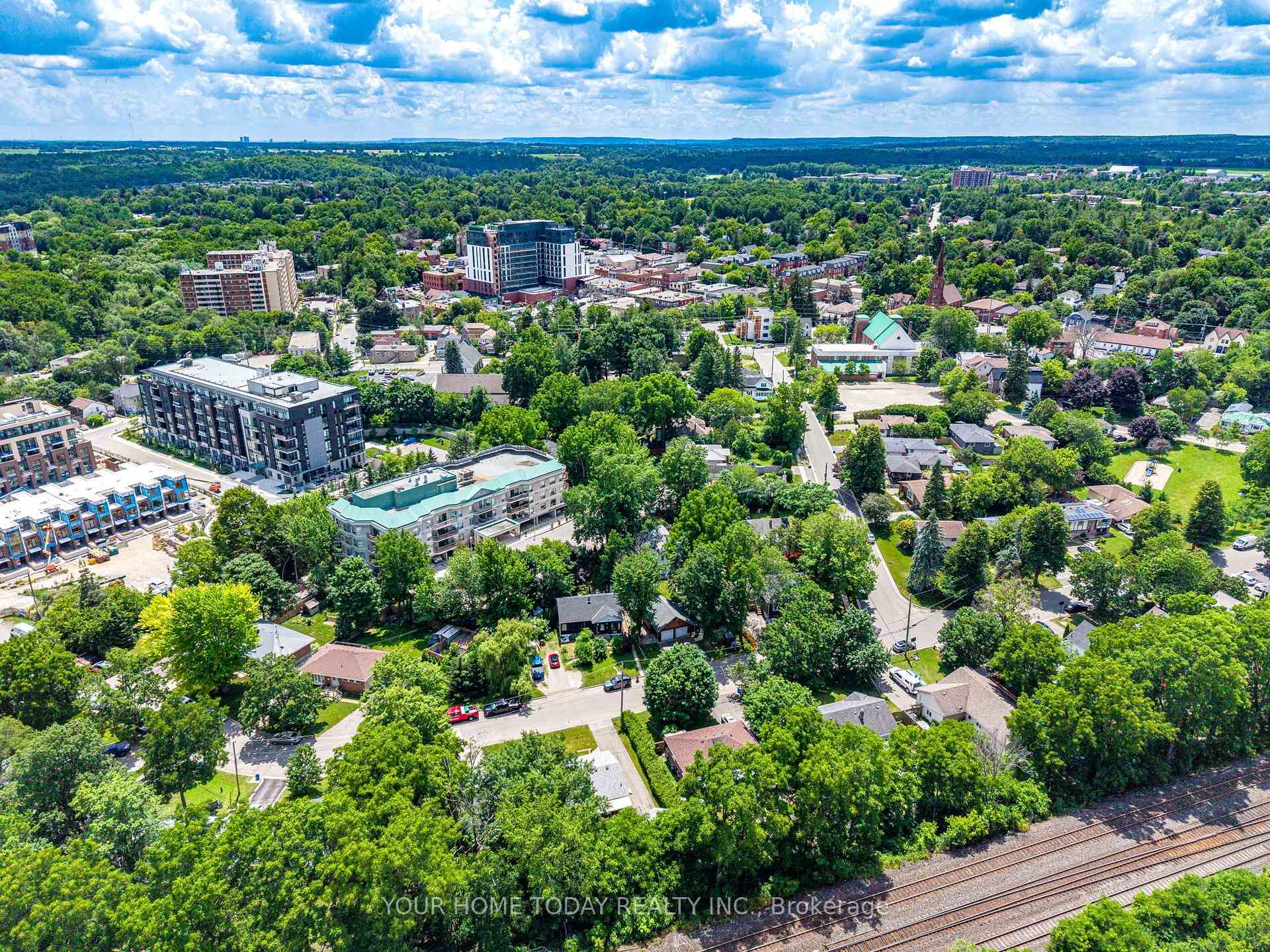 Photo 31 of 32 Dayfoot Drive, Halton Hills, Georgetown — HOMEH