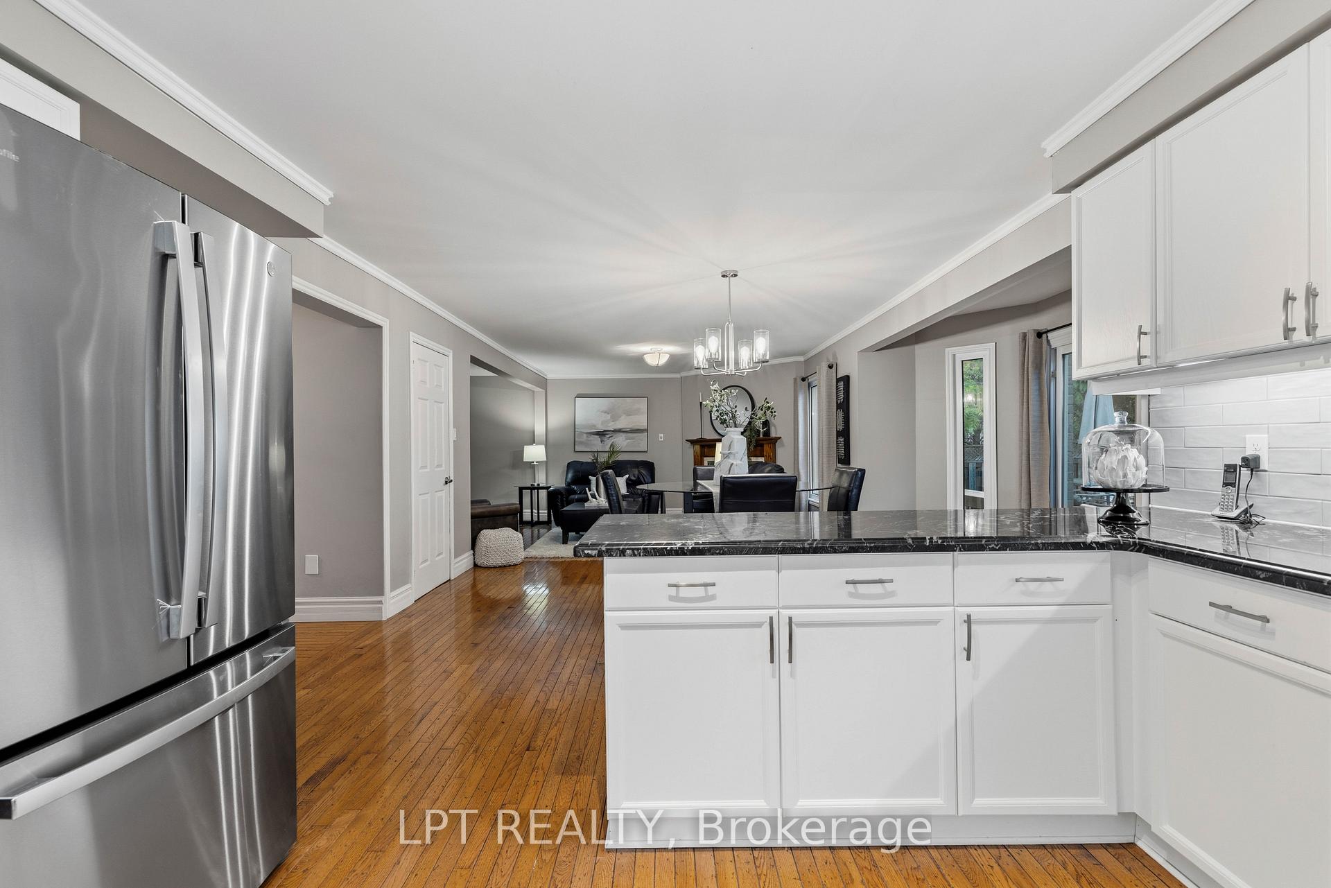 Photo 10 of 152 McCaffrey Road, Newmarket, Summerhill Estates — HOMEH