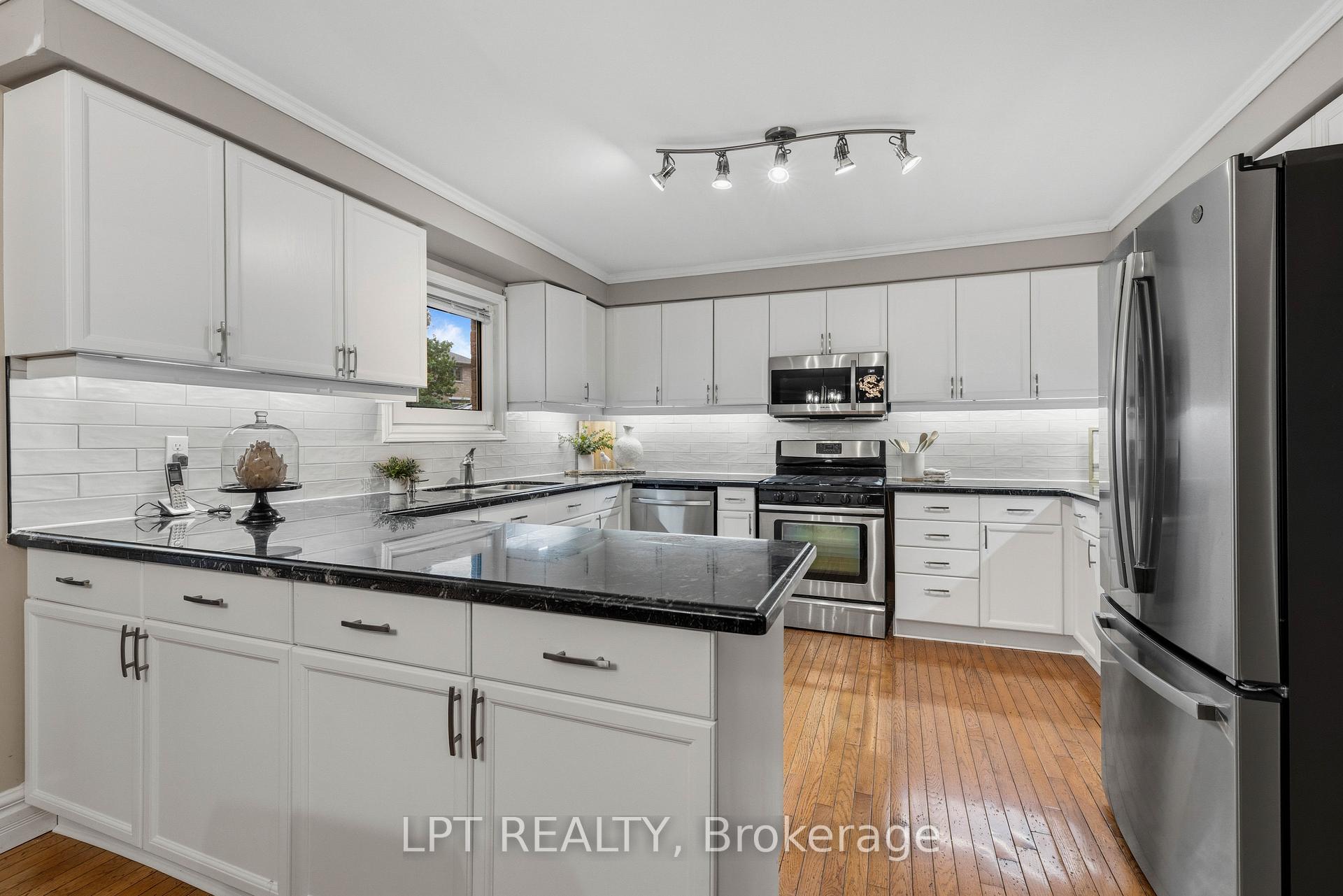 Photo 11 of 152 McCaffrey Road, Newmarket, Summerhill Estates — HOMEH