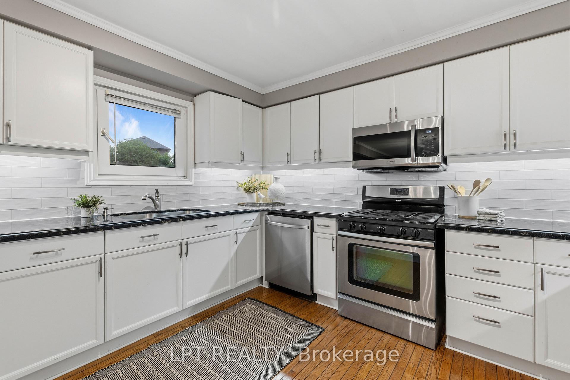 Photo 12 of 152 McCaffrey Road, Newmarket, Summerhill Estates — HOMEH
