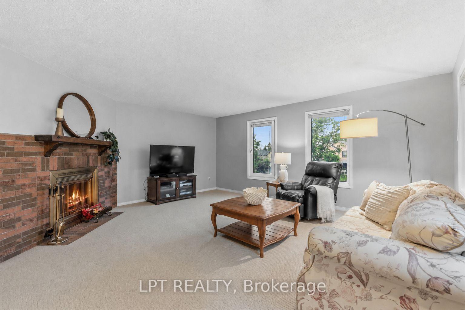 Photo 18 of 152 McCaffrey Road, Newmarket, Summerhill Estates — HOMEH