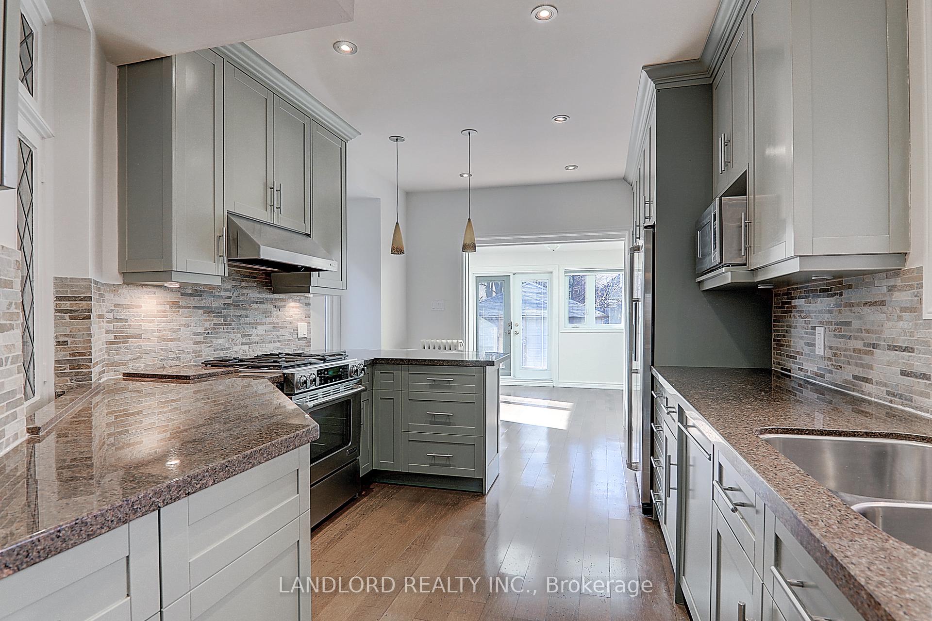 Photo 1 of 138 Fallingbrook Road, Scarborough, Birchcliffe-Cliffside — HOMEH