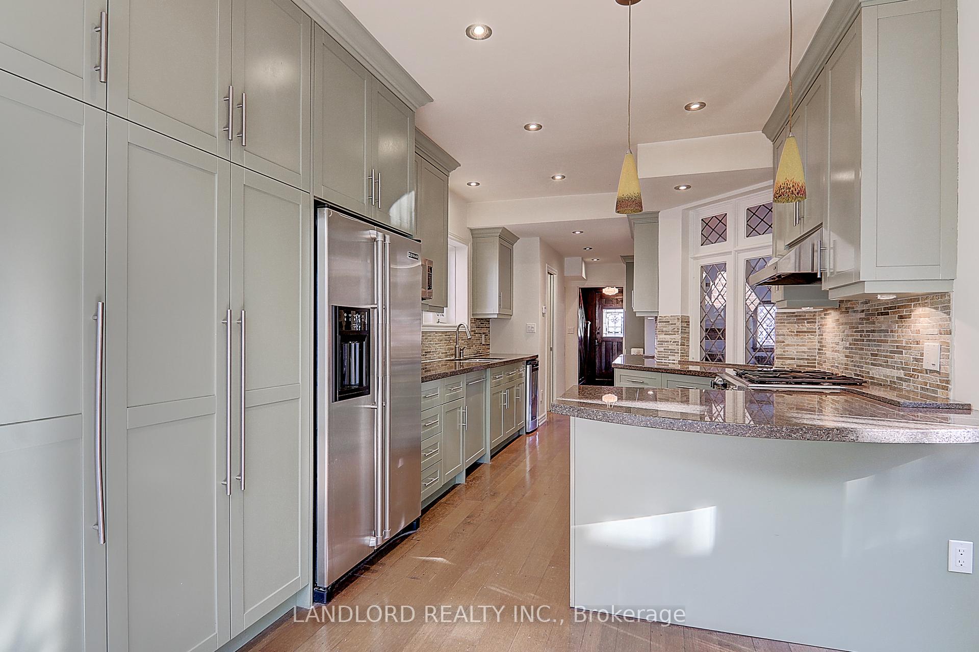 Photo 5 of 138 Fallingbrook Road, Scarborough, Birchcliffe-Cliffside — HOMEH