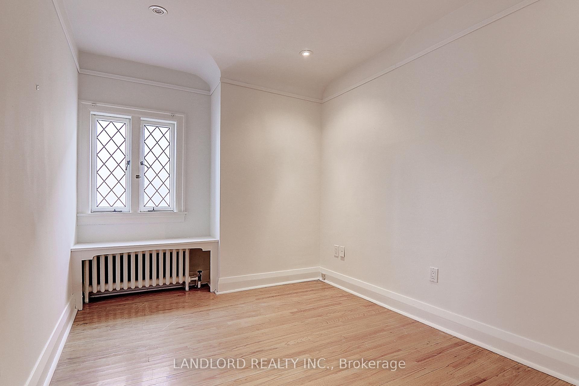 Photo 19 of 138 Fallingbrook Road, Scarborough, Birchcliffe-Cliffside — HOMEH