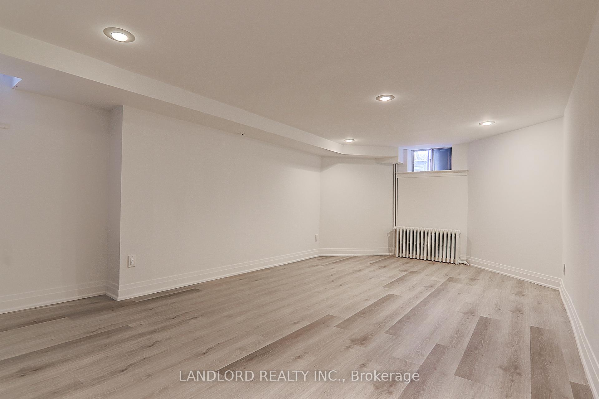 Photo 24 of 138 Fallingbrook Road, Scarborough, Birchcliffe-Cliffside — HOMEH