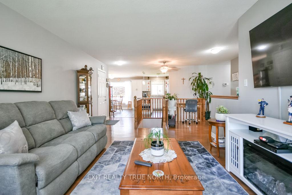 Photo 7 of 32 Graham Street, Springwater, Elmvale — HOMEH