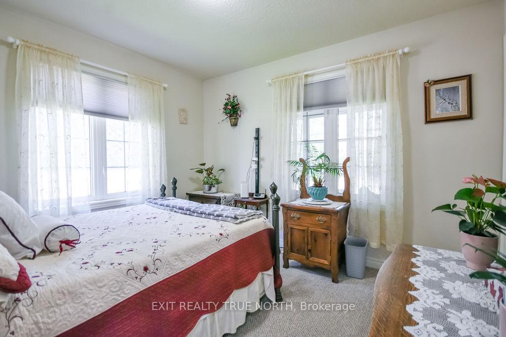 Photo 15 of 32 Graham Street, Springwater, Elmvale — HOMEH