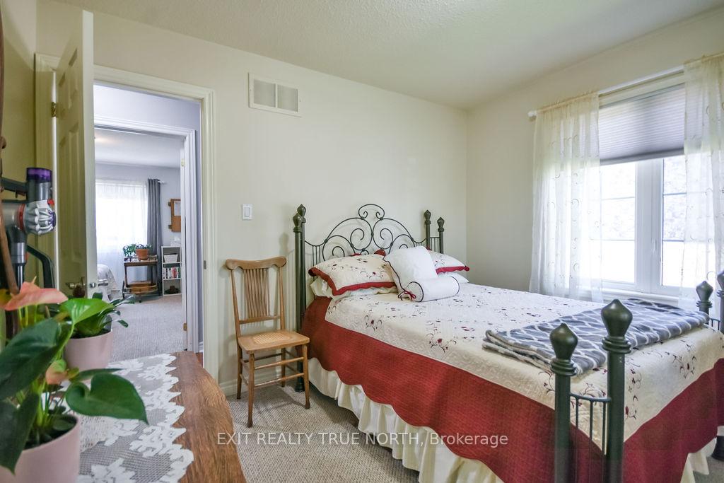 Photo 16 of 32 Graham Street, Springwater, Elmvale — HOMEH