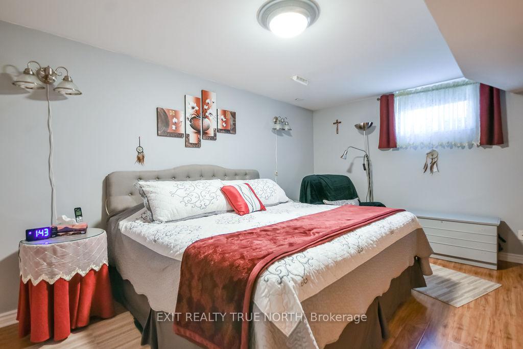 Photo 25 of 32 Graham Street, Springwater, Elmvale — HOMEH