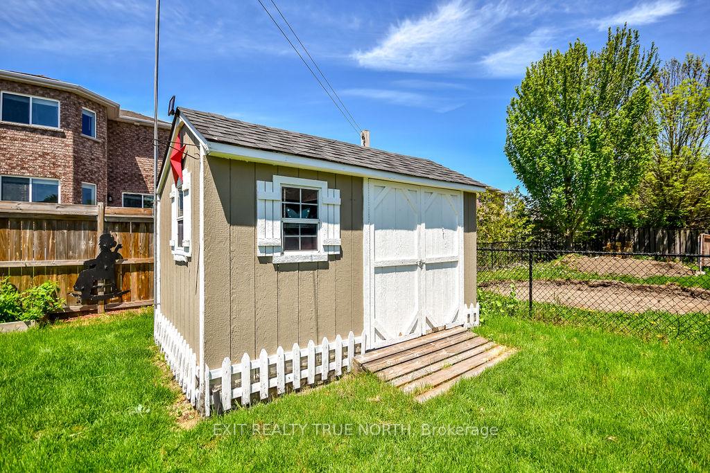 Photo 36 of 32 Graham Street, Springwater, Elmvale — HOMEH