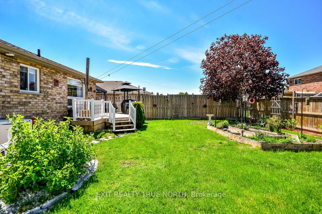 Photo 37 of 32 Graham Street, Springwater, Elmvale — HOMEH