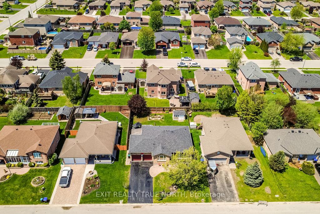 Photo 42 of 32 Graham Street, Springwater, Elmvale — HOMEH