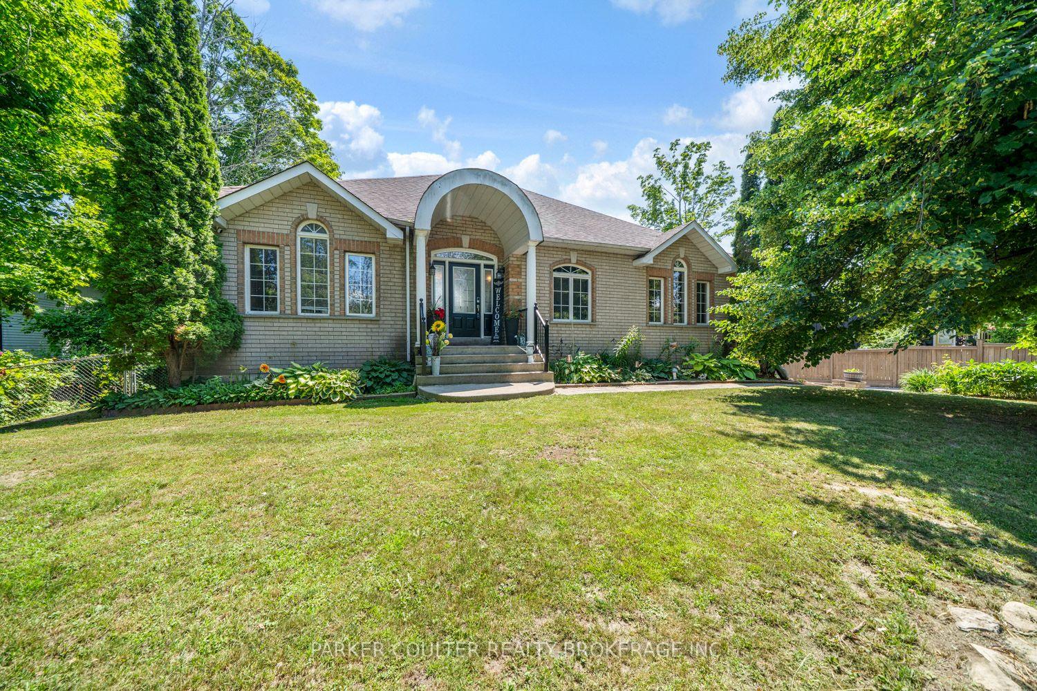 Photo 1 of 12 Mariposa Crescent, Oro-Medonte, Rural Oro-Medonte — HOMEH
