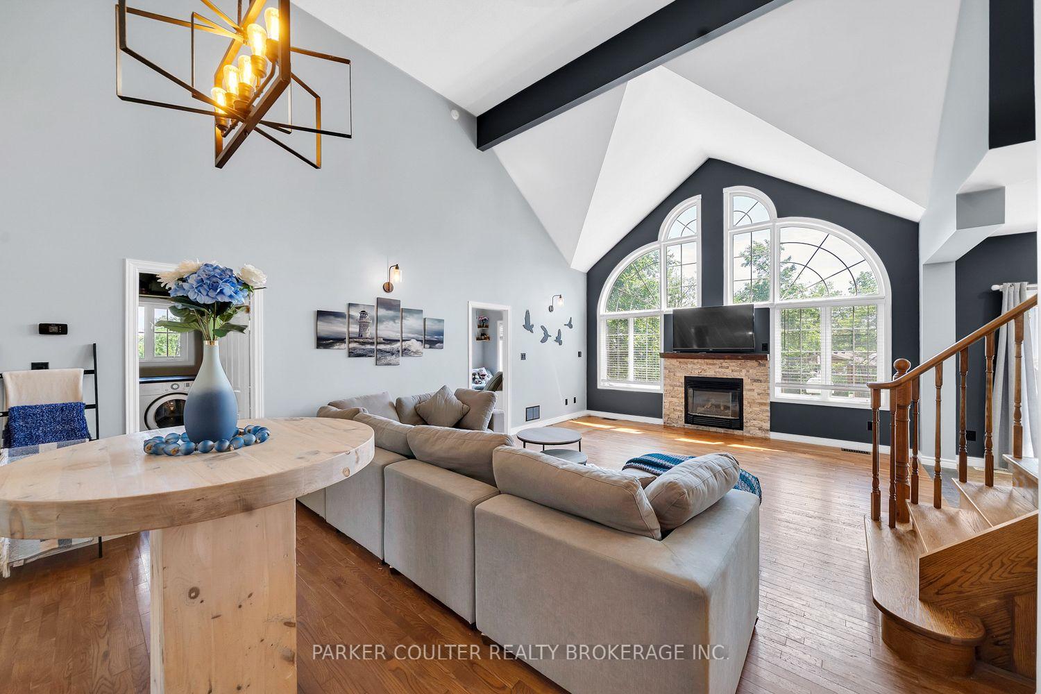 Photo 5 of 12 Mariposa Crescent, Oro-Medonte, Rural Oro-Medonte — HOMEH