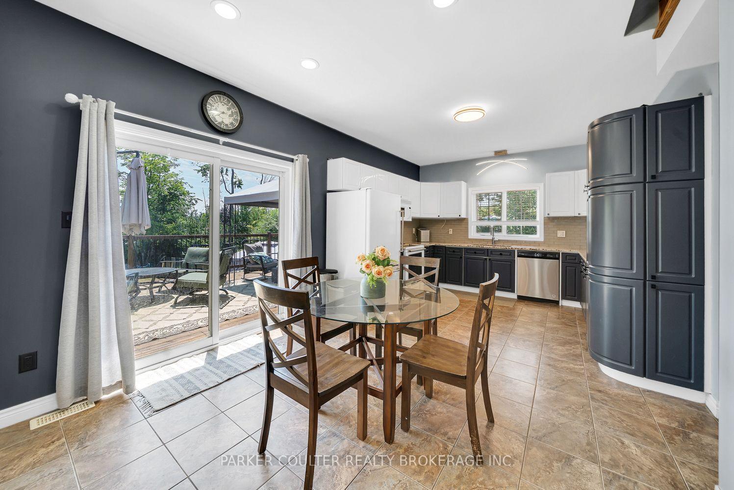 Photo 8 of 12 Mariposa Crescent, Oro-Medonte, Rural Oro-Medonte — HOMEH