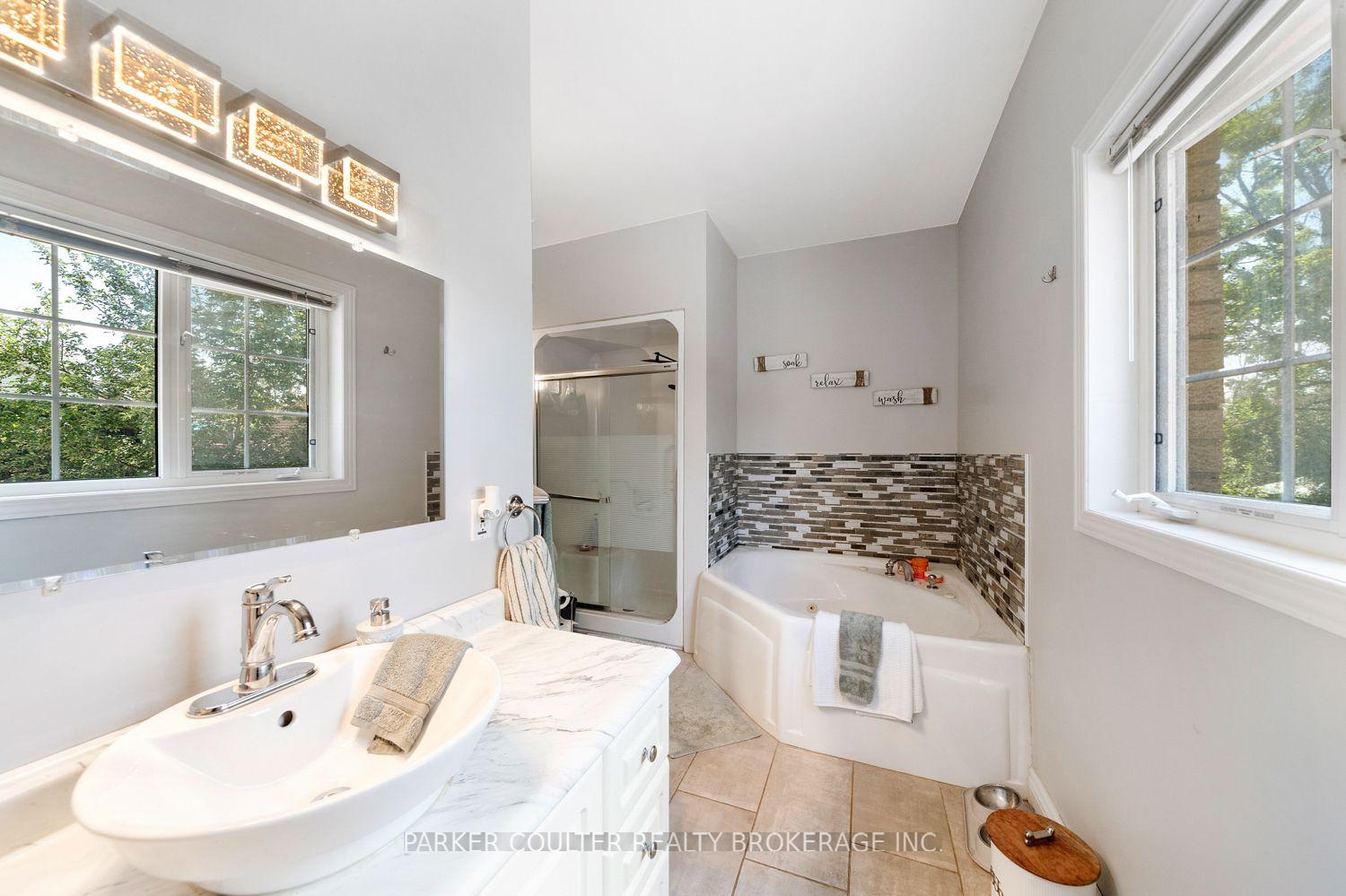 Photo 16 of 12 Mariposa Crescent, Oro-Medonte, Rural Oro-Medonte — HOMEH
