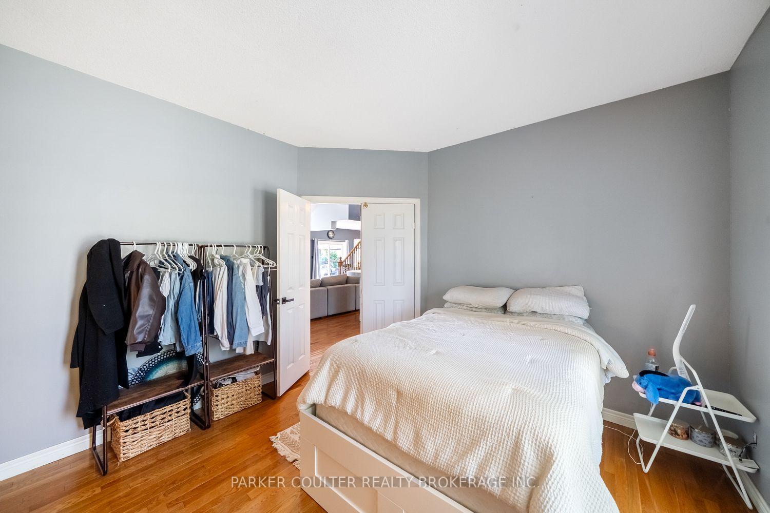 Photo 20 of 12 Mariposa Crescent, Oro-Medonte, Rural Oro-Medonte — HOMEH