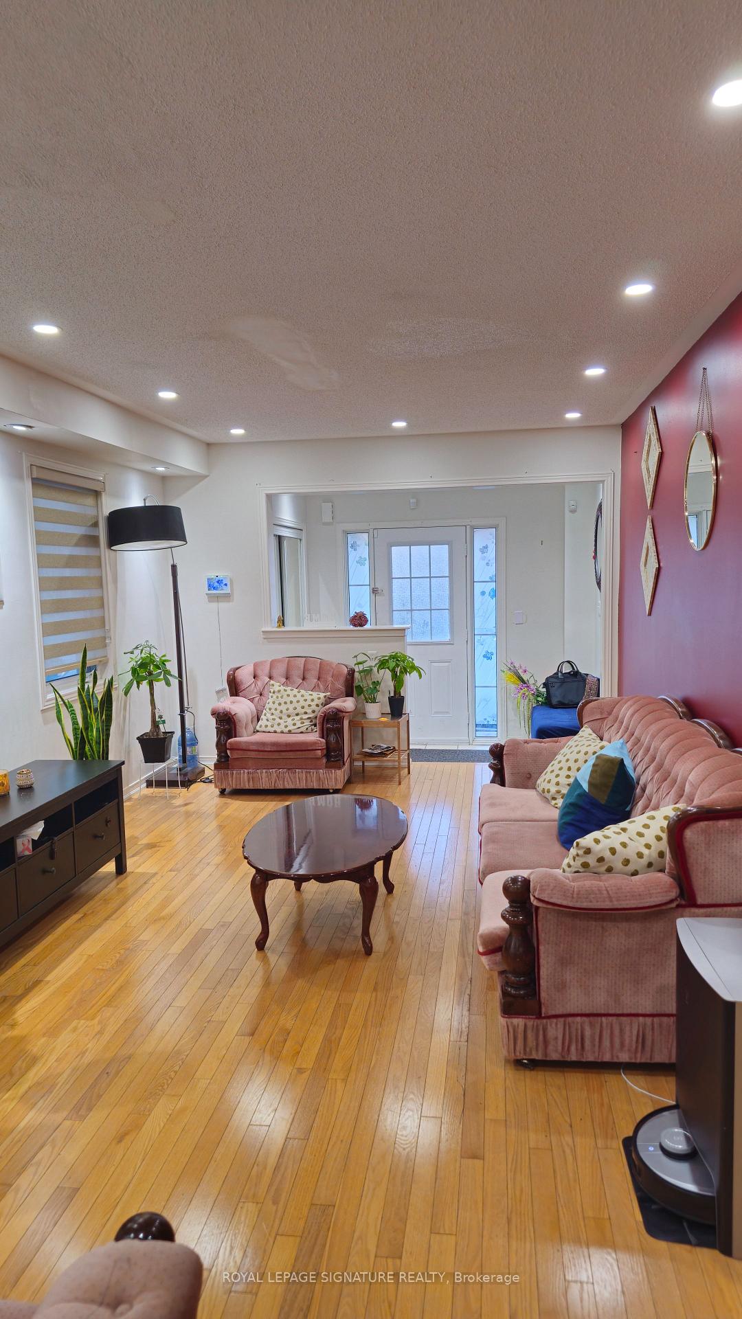 Photo 6 of Unit Upper, 8 Natronia Trail, Brampton, Bram East — HOMEH