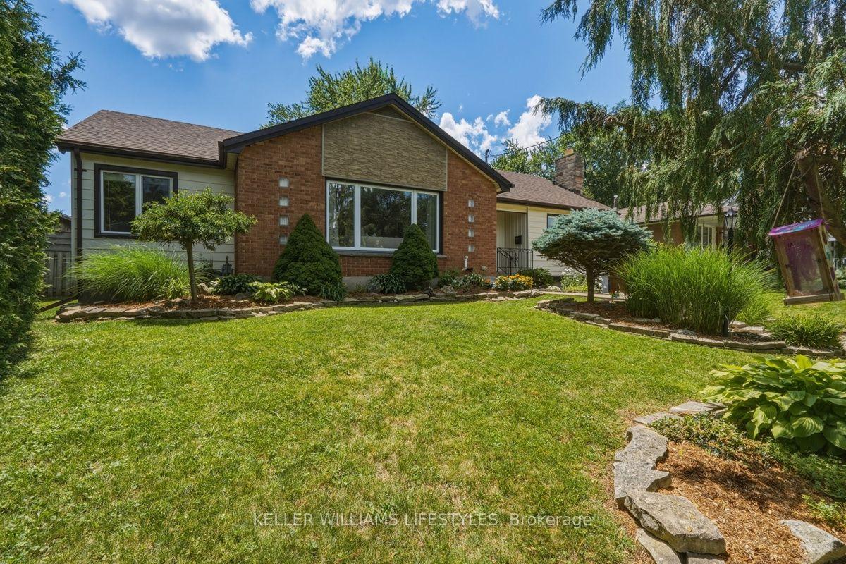 Photo 6 of 619 Eden Avenue, London, South R — HOMEH