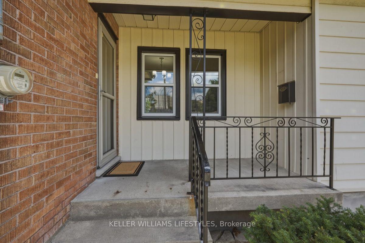 Photo 49 of 619 Eden Avenue, London, South R — HOMEH