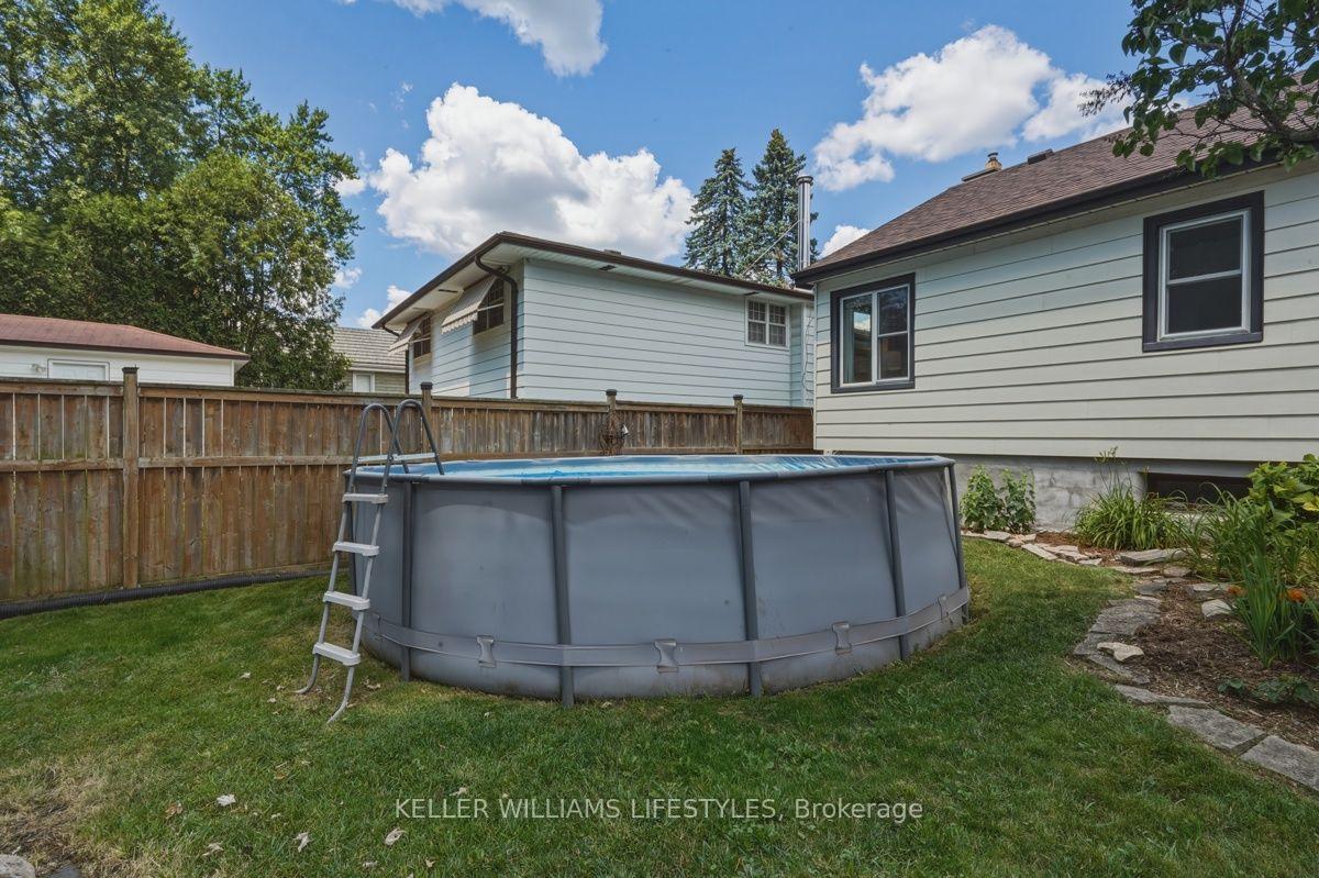 Photo 11 of 619 Eden Avenue, London, South R — HOMEH