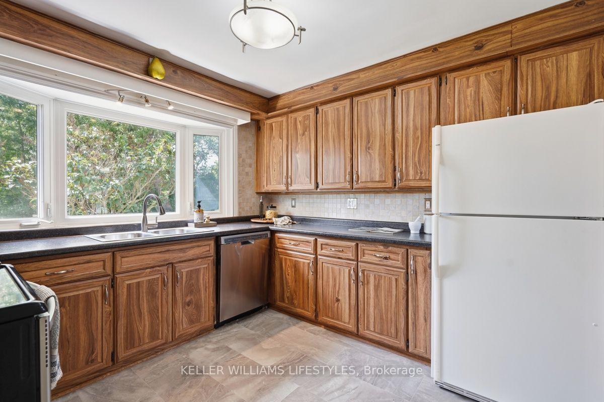 Photo 27 of 619 Eden Avenue, London, South R — HOMEH