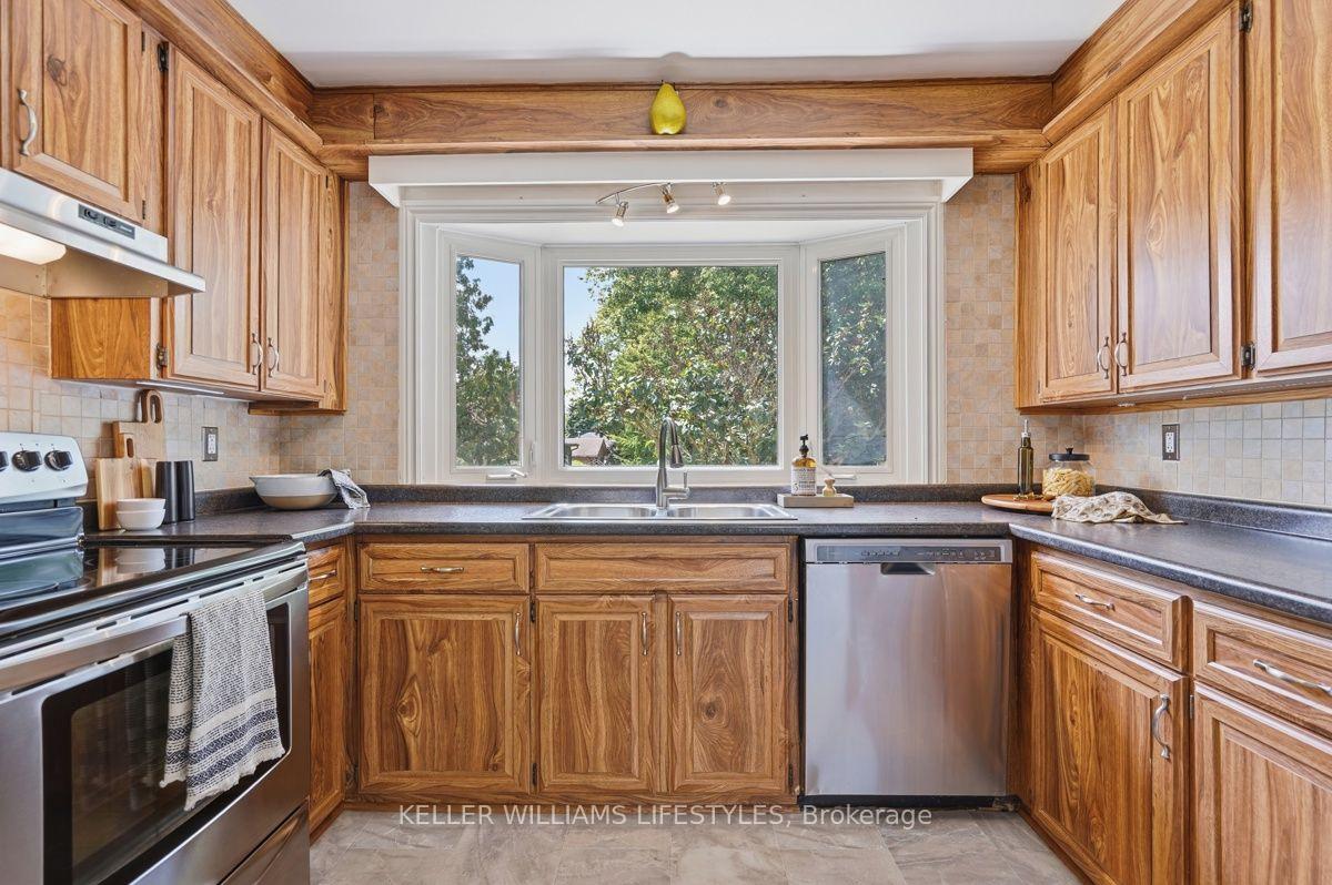 Photo 28 of 619 Eden Avenue, London, South R — HOMEH