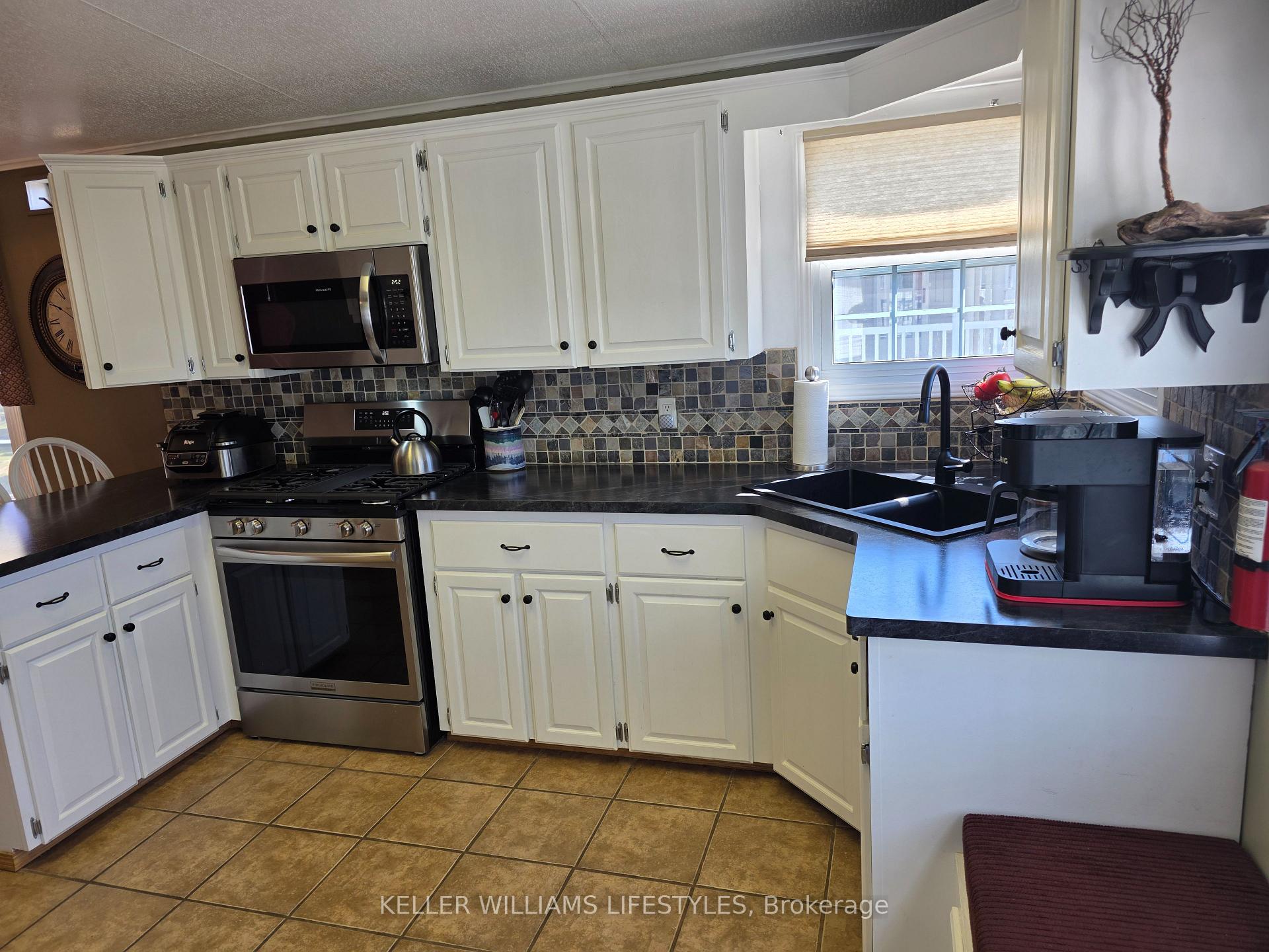 Photo 11 of 142 Sandbagger Crescent, Central Huron, Goderich — HOMEH