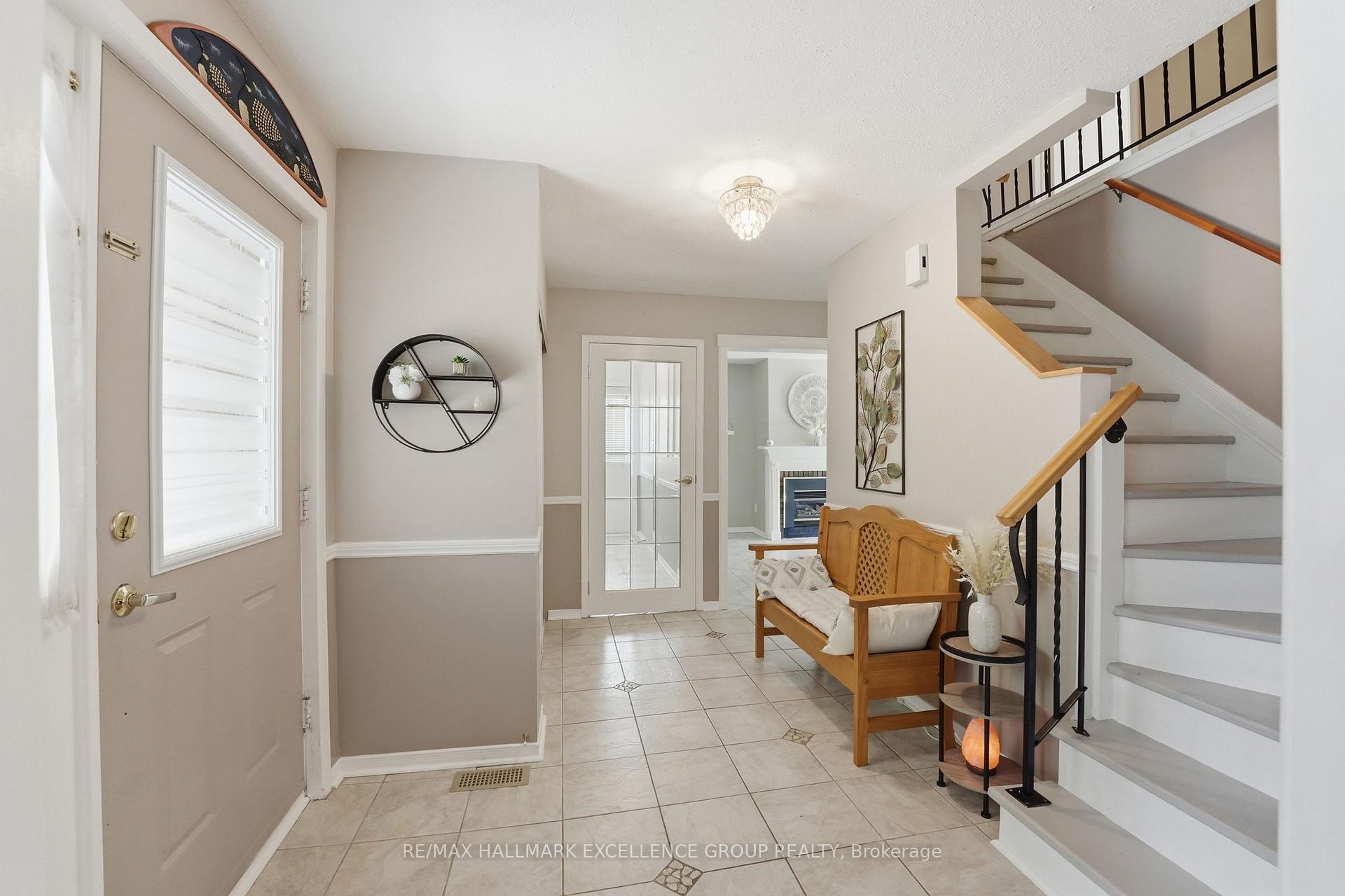 Photo 5 of 6126 Vineyard Drive, Ottawa, Convent Glen — HOMEH