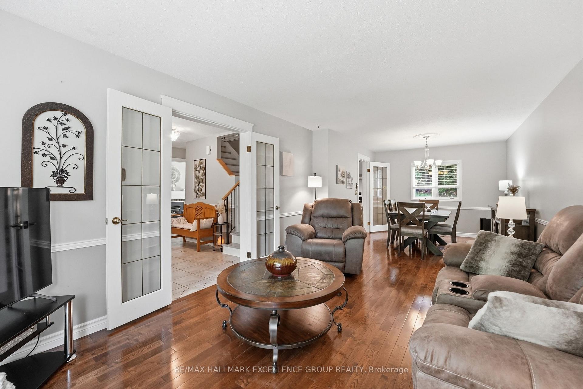 Photo 9 of 6126 Vineyard Drive, Ottawa, Convent Glen — HOMEH